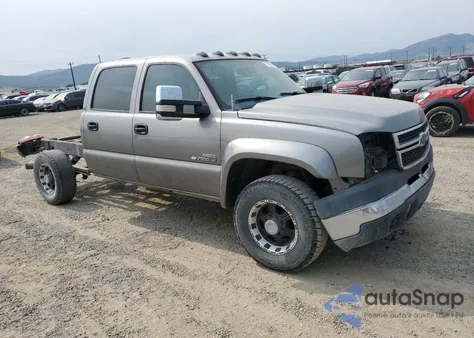 2006 Chevrolet Silverado K2500 Heavy Duty z USA, uszkodzony, nr VIN 1GCHK23D16F240283